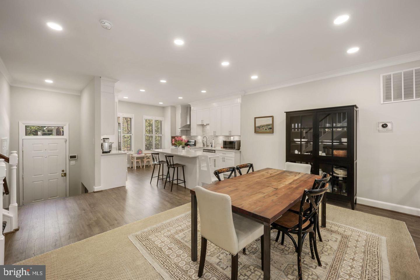 3713 WINFIELD LANE NW