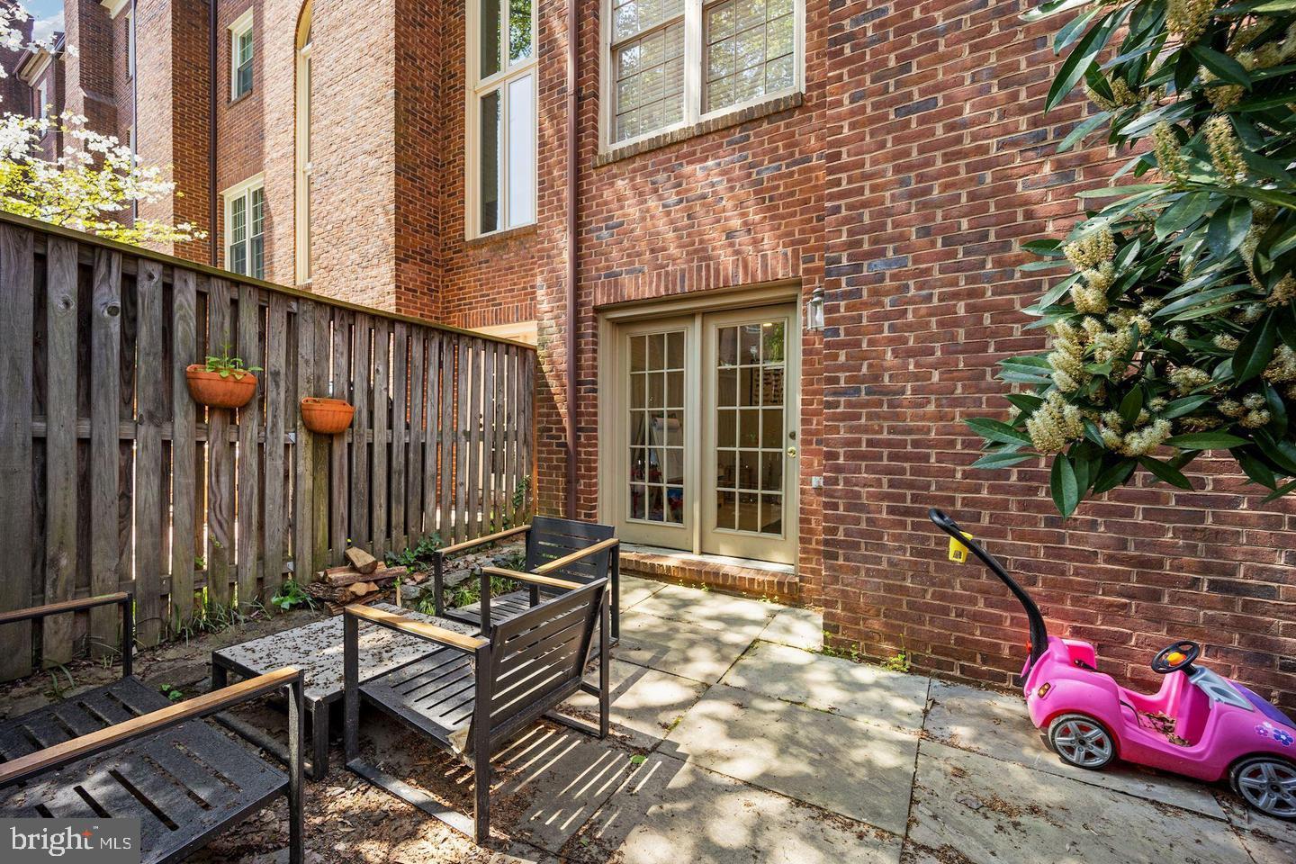 3713 WINFIELD LANE NW