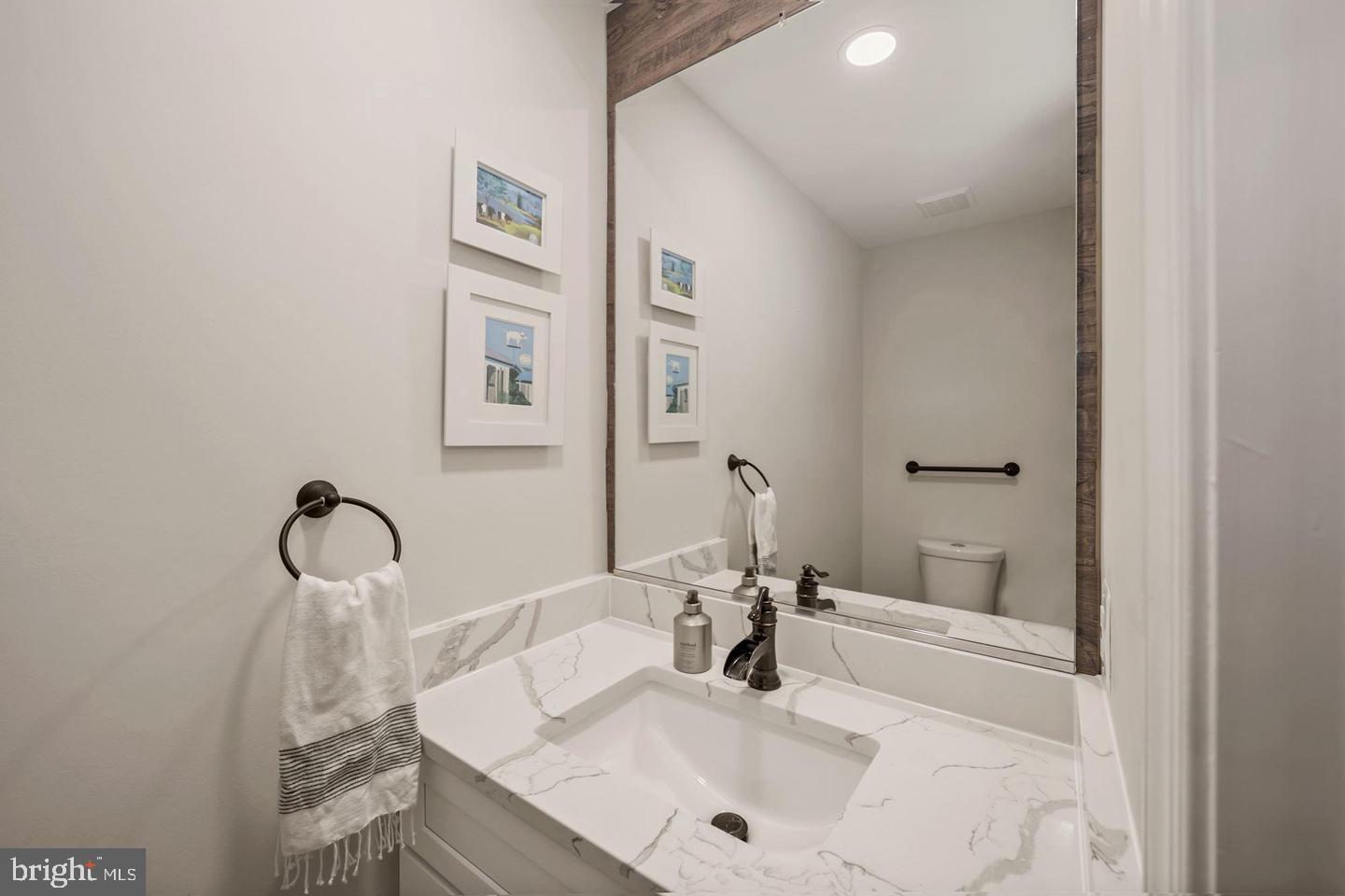 3713 WINFIELD LANE NW