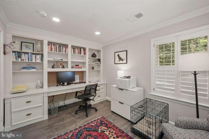 3713 WINFIELD LANE NW