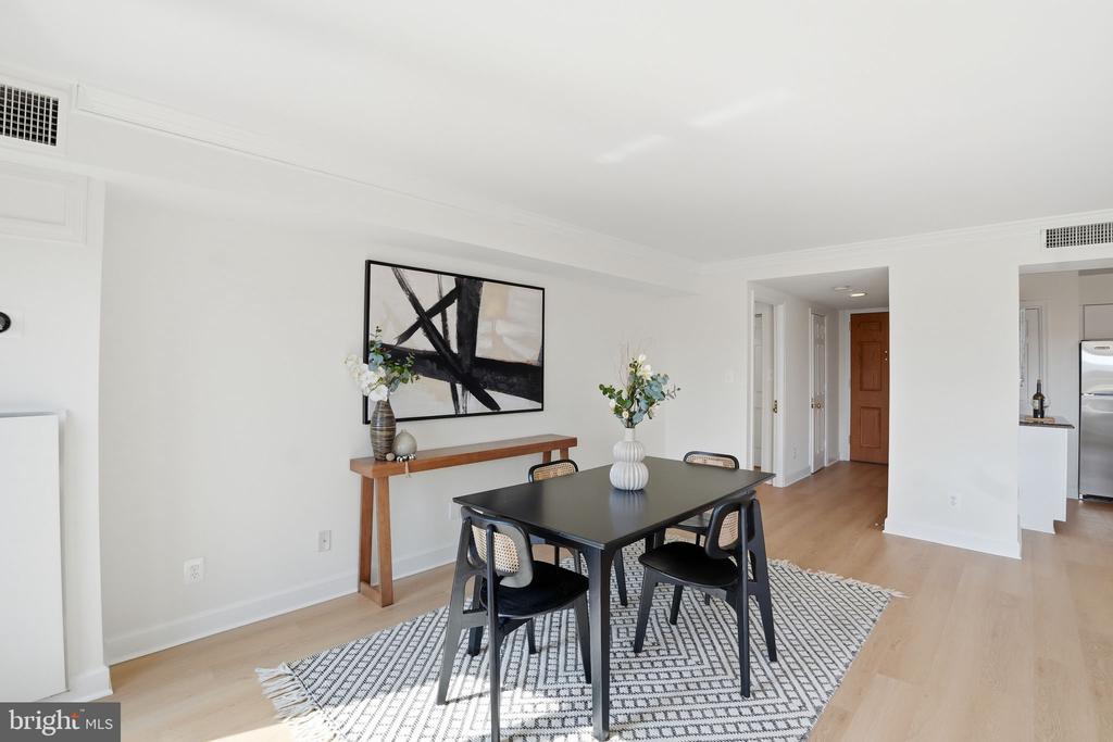 1080 WISCONSIN AVENUE NW 305