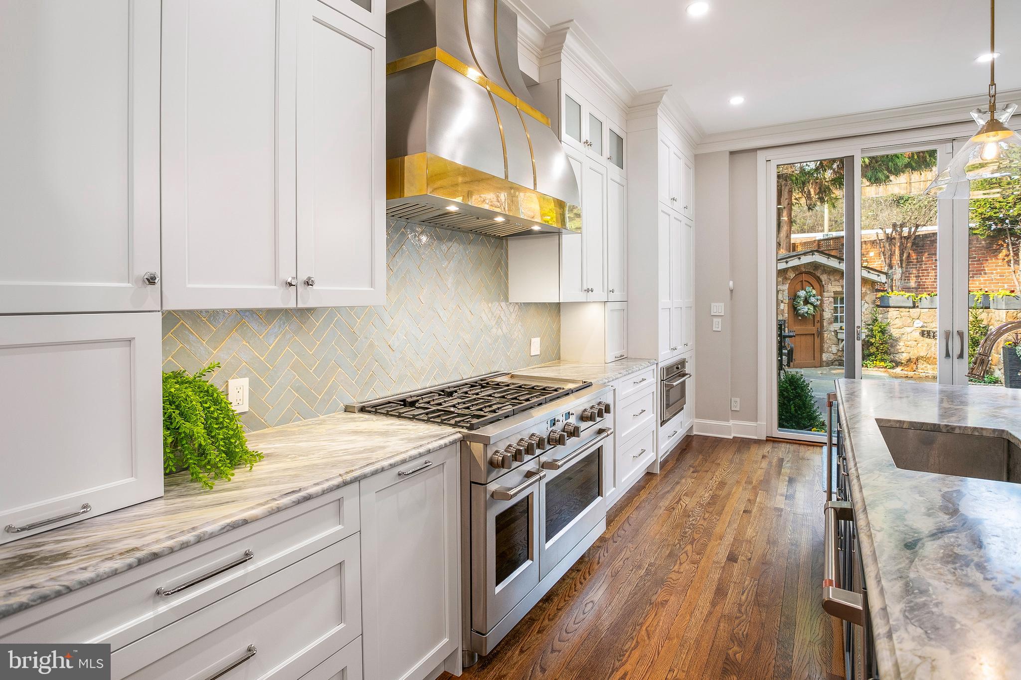 3323 RESERVOIR ROAD NW