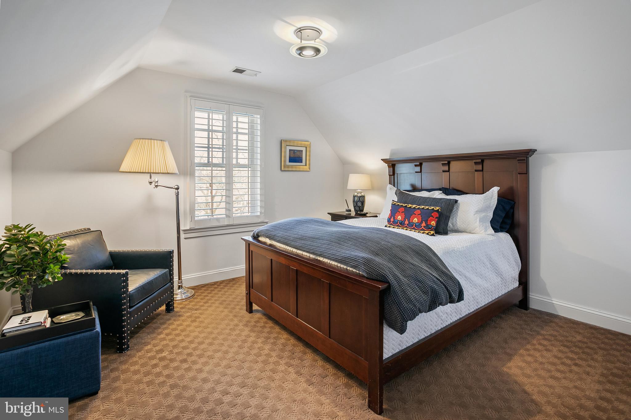 5025 LINNEAN AVENUE NW