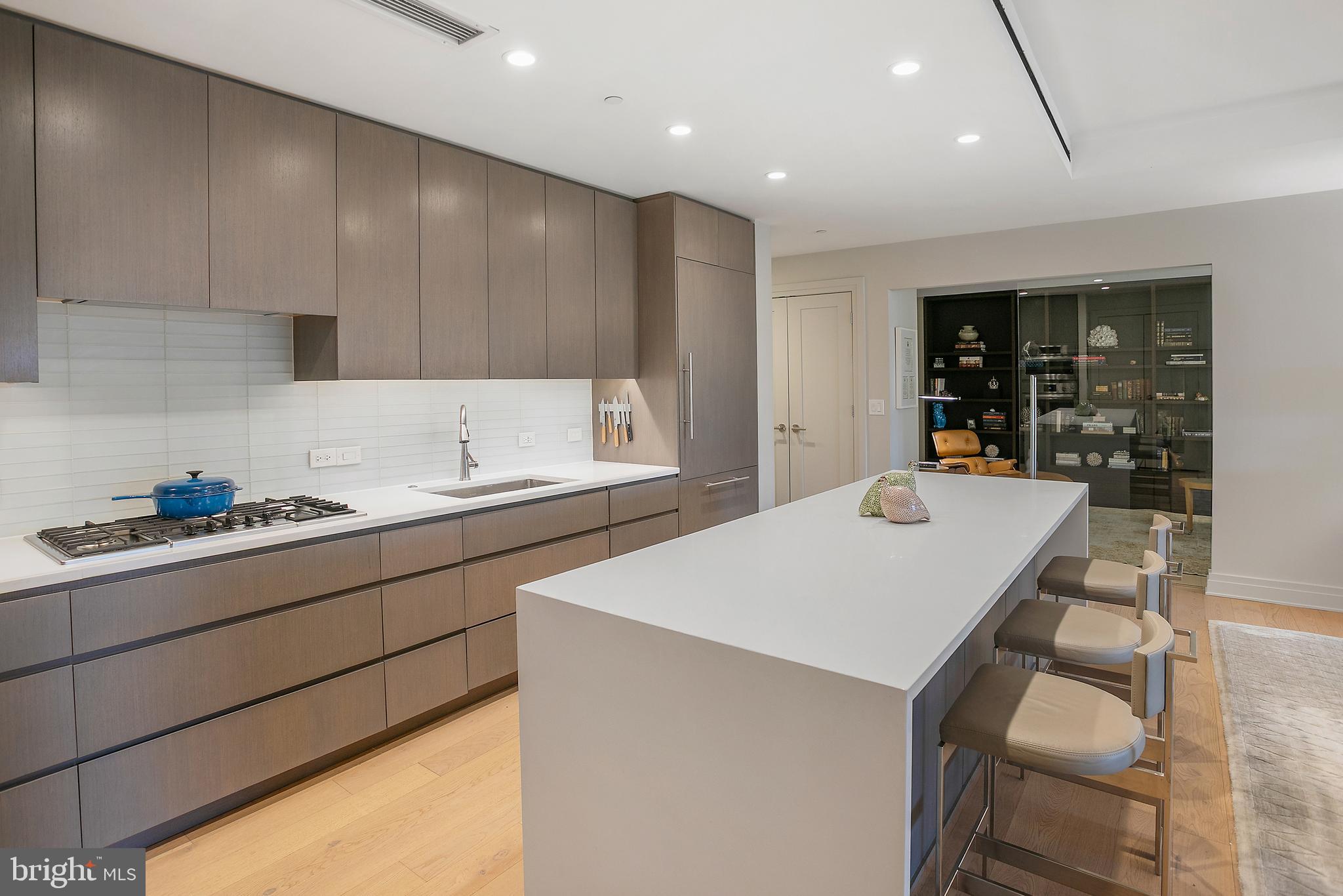 2501 M STREET NW T12