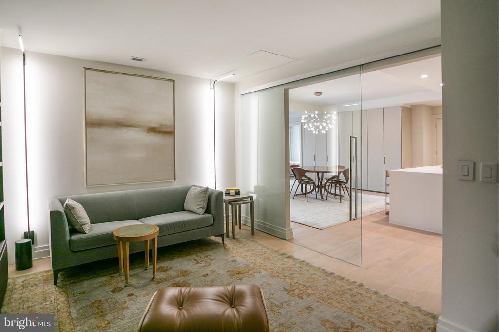 2501 M STREET NW T12