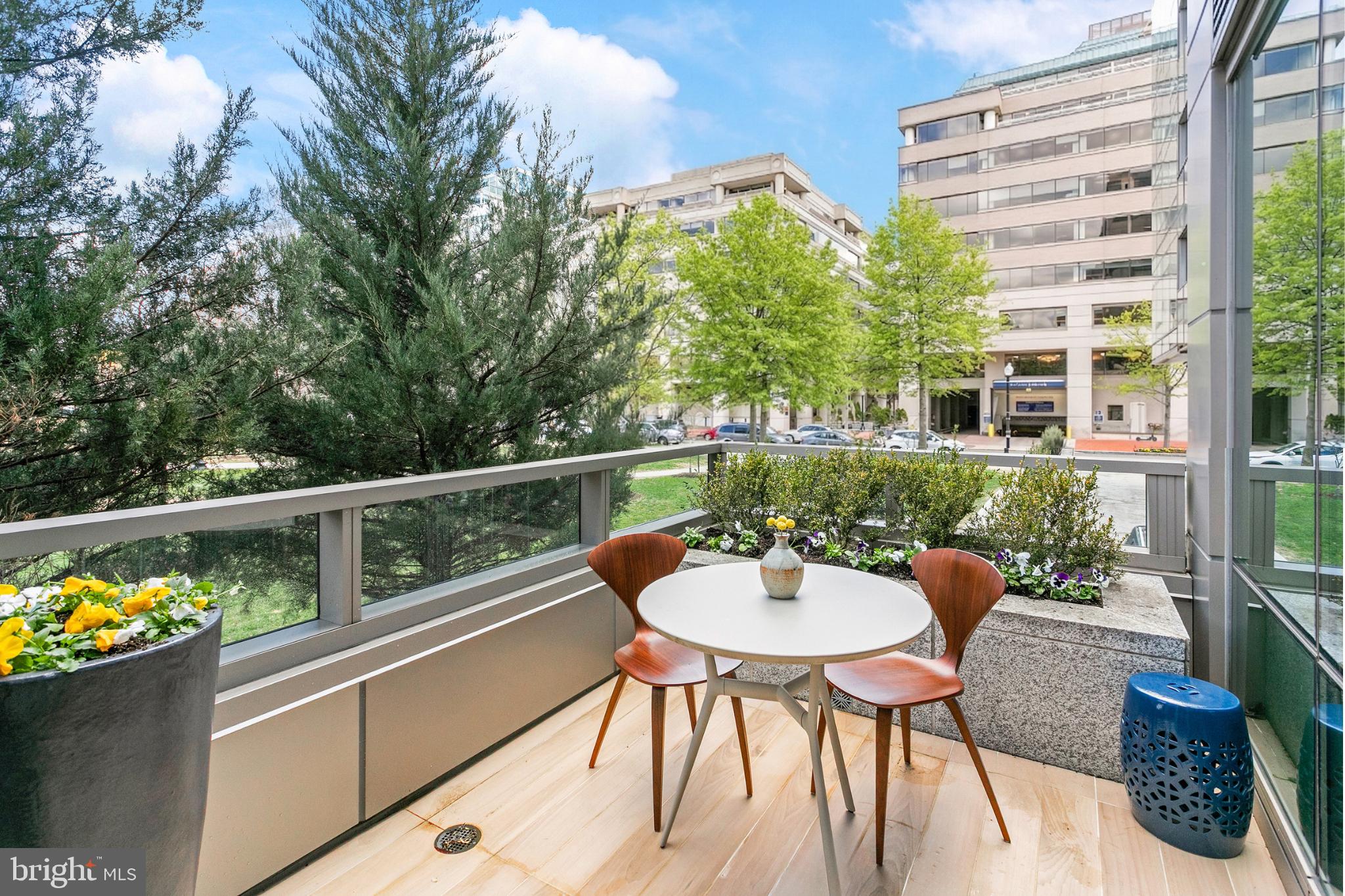 2501 M STREET NW T12