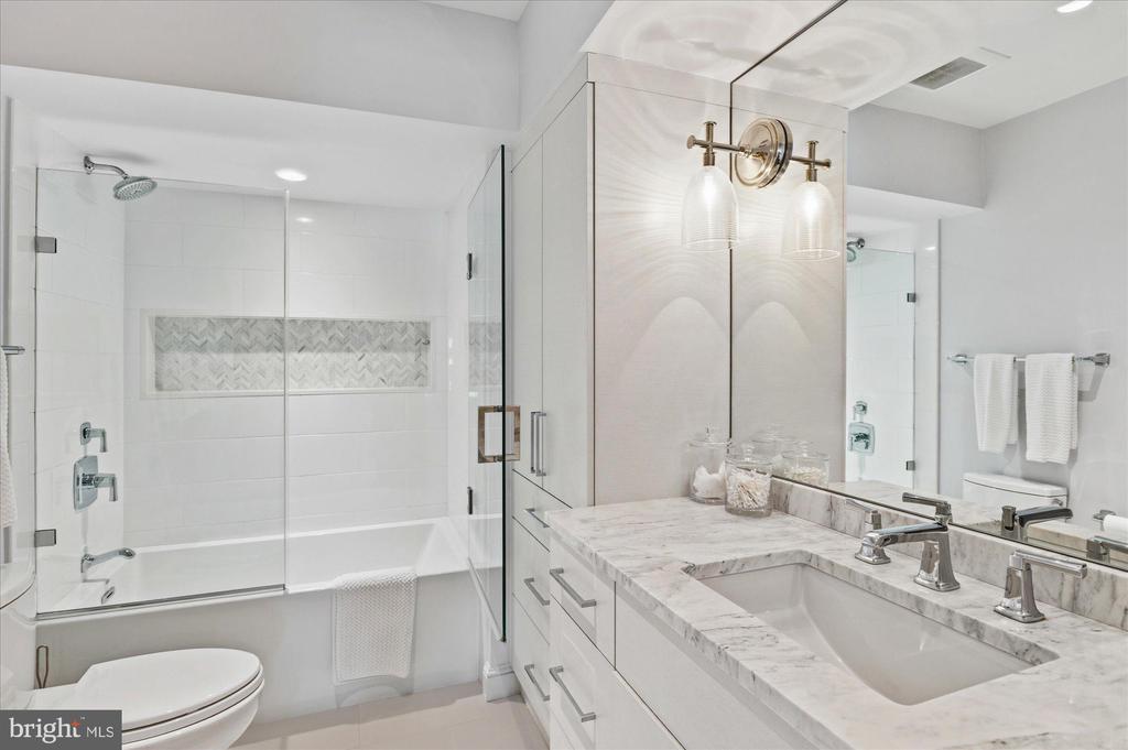 1821 KALORAMA SQUARE NW 11