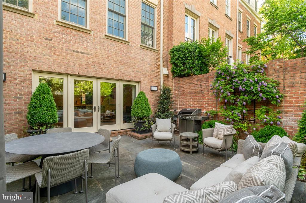 1821 KALORAMA SQUARE NW 11