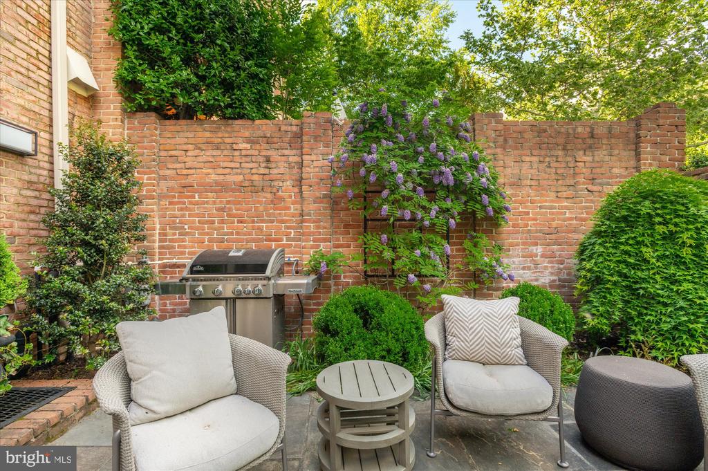 1821 KALORAMA SQUARE NW 11