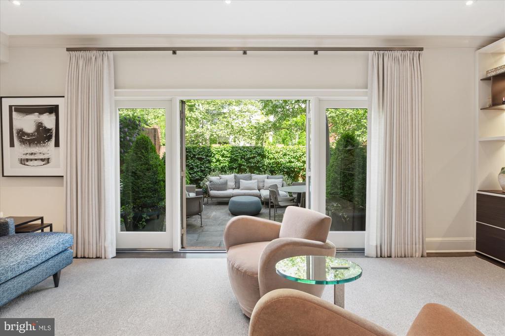 1821 KALORAMA SQUARE NW 11