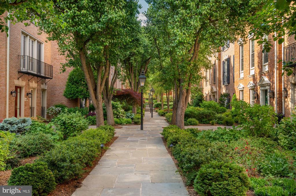 1821 KALORAMA SQUARE NW 11