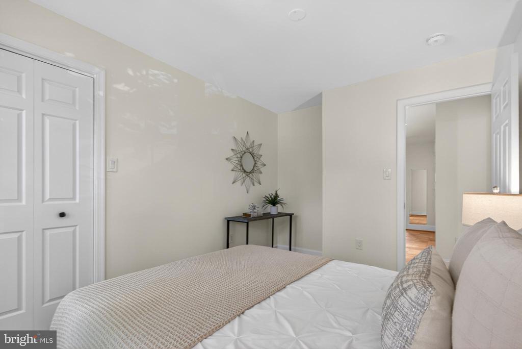 3297 SUTTON PLACE NW Unit: C