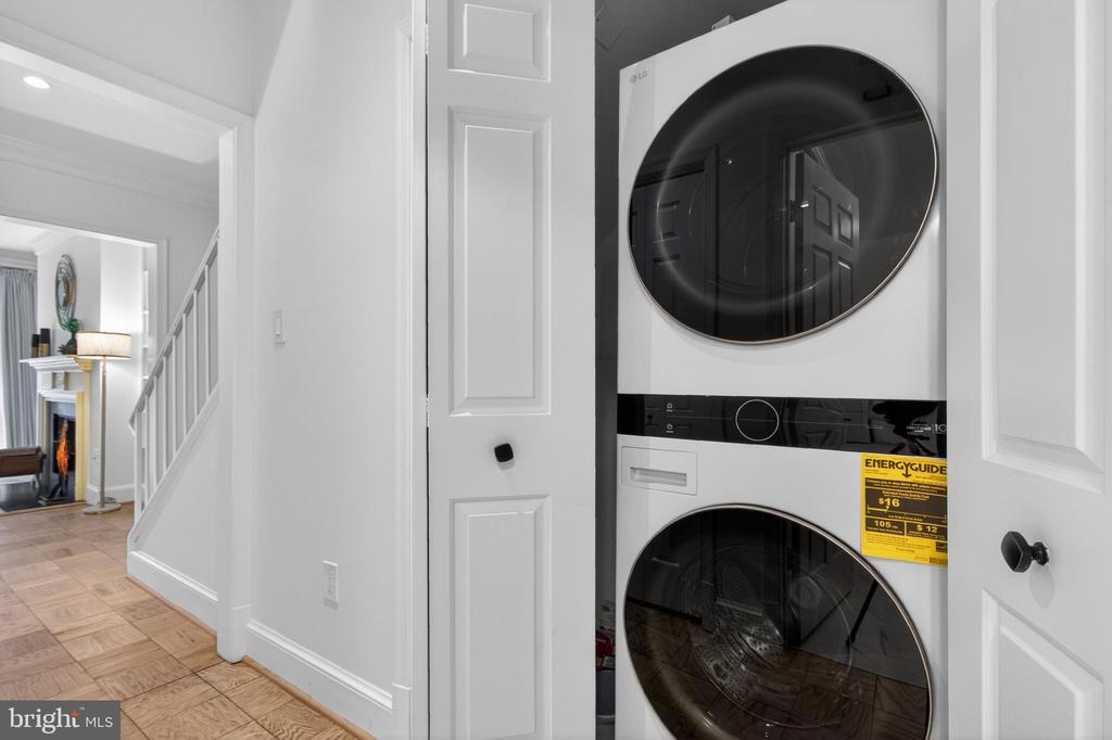 3297 SUTTON PLACE NW Unit: C