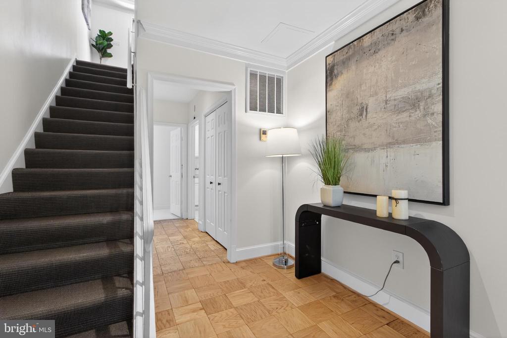 3297 SUTTON PLACE NW Unit: C
