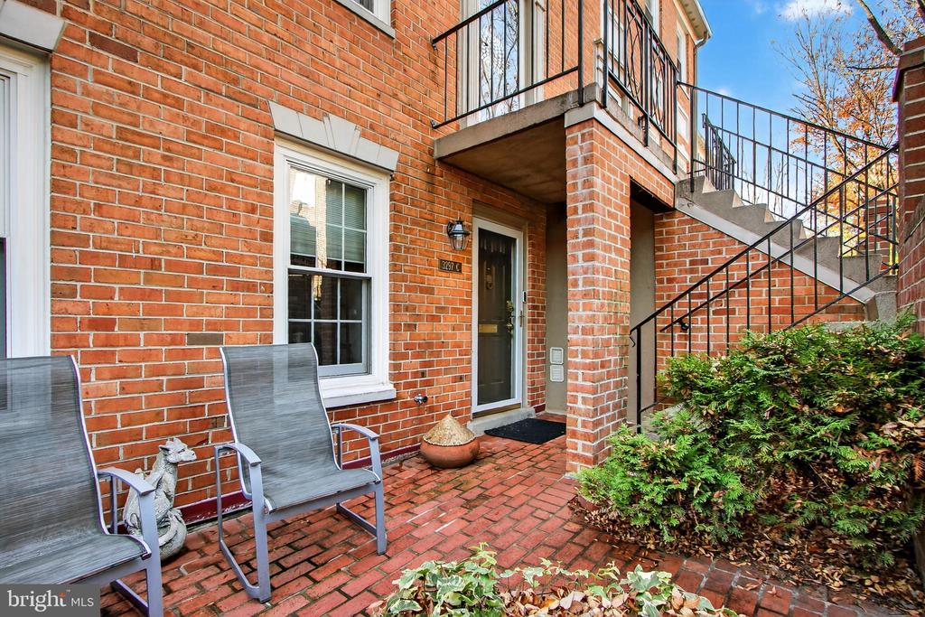 3297 SUTTON PLACE NW Unit: C