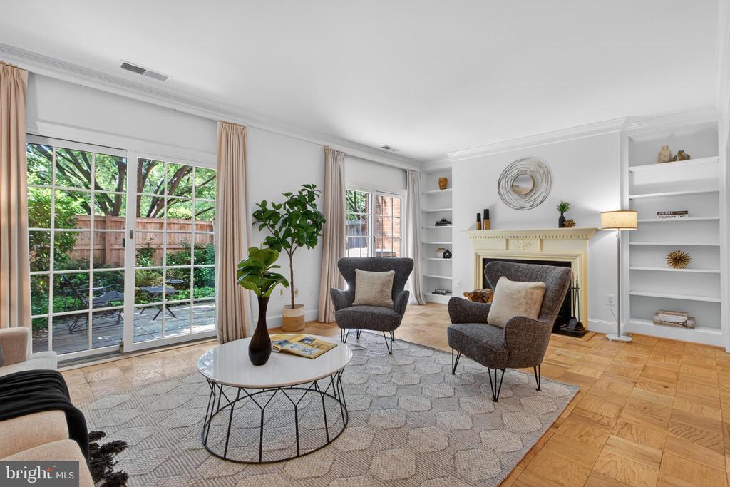 3297 SUTTON PLACE NW Unit: C