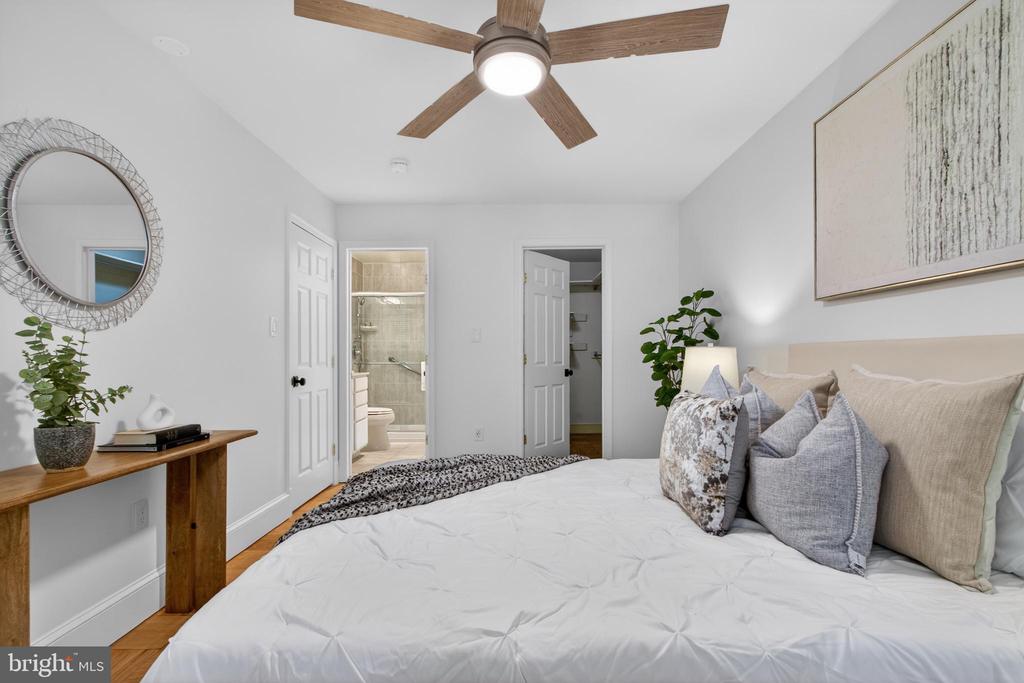 3297 SUTTON PLACE NW Unit: C