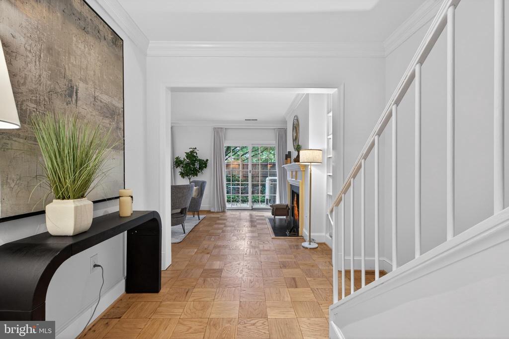 3297 SUTTON PLACE NW Unit: C