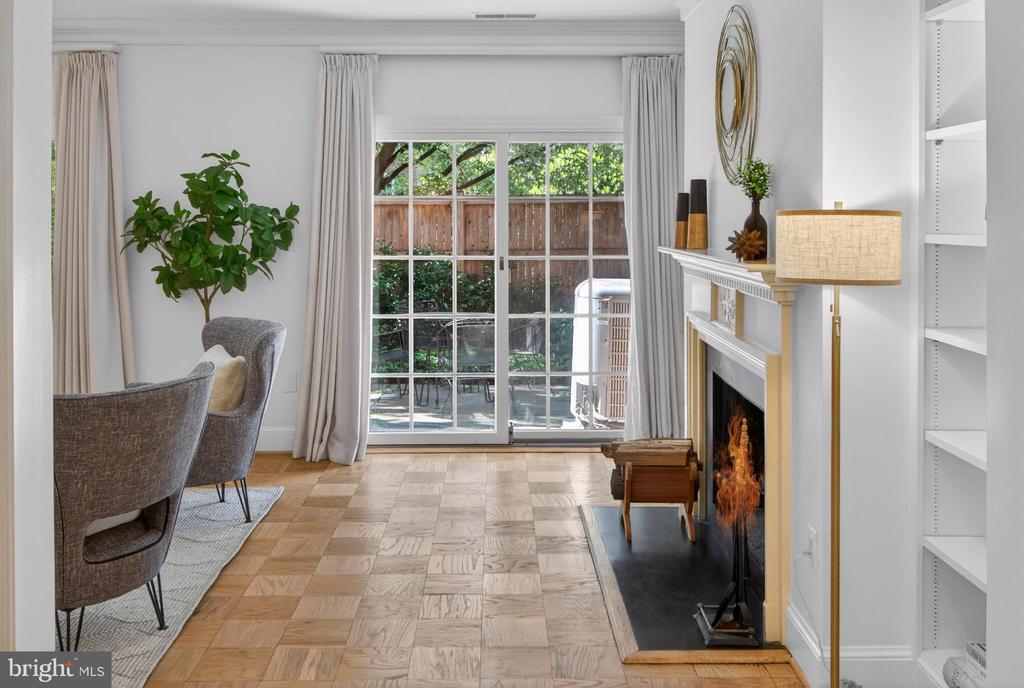 3297 SUTTON PLACE NW Unit: C