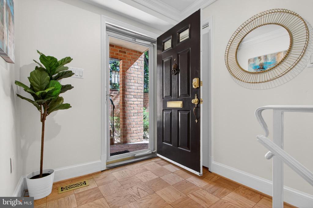 3297 SUTTON PLACE NW Unit: C