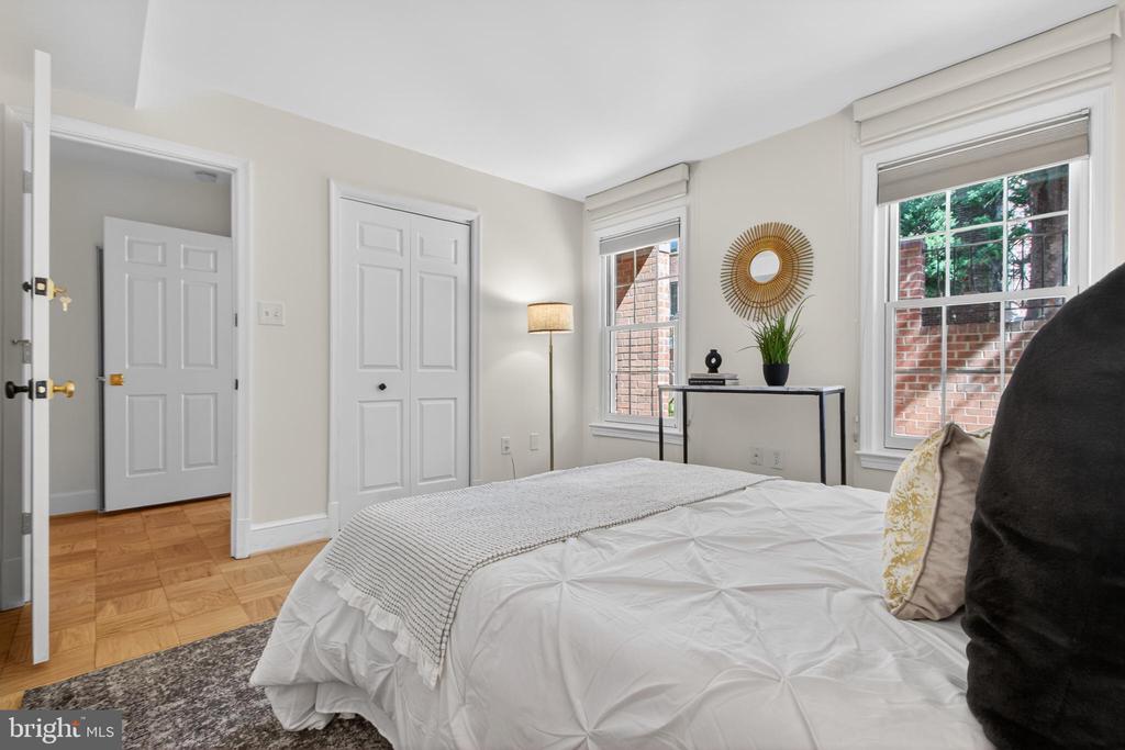 3297 SUTTON PLACE NW Unit: C