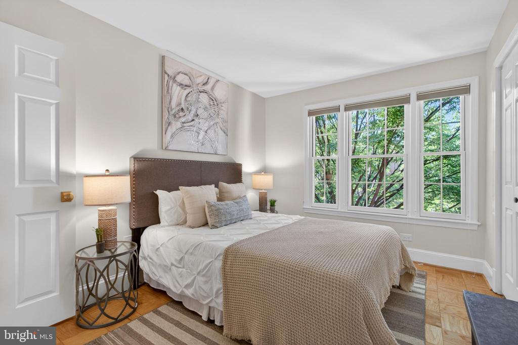 3297 SUTTON PLACE NW Unit: C