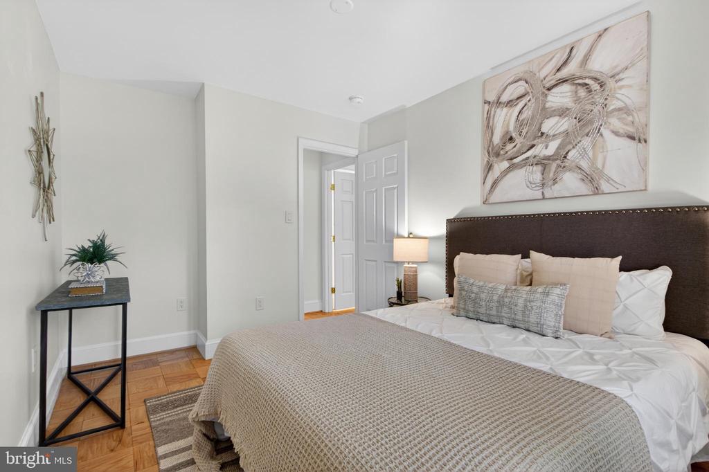 3297 SUTTON PLACE NW Unit: C