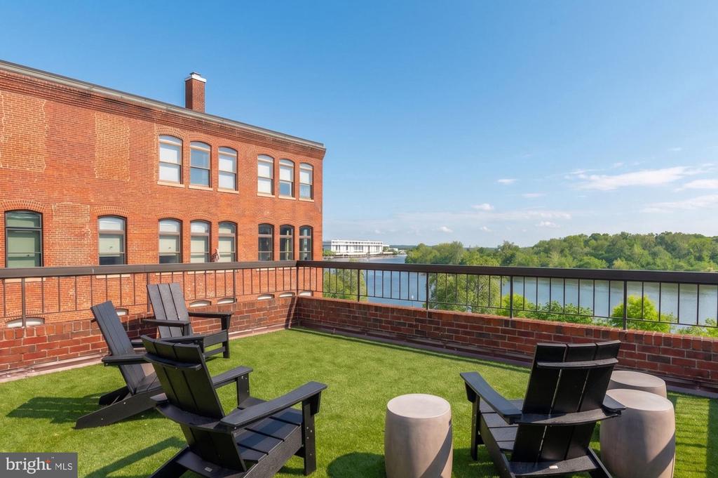 3299 K STREET NW Unit: 401