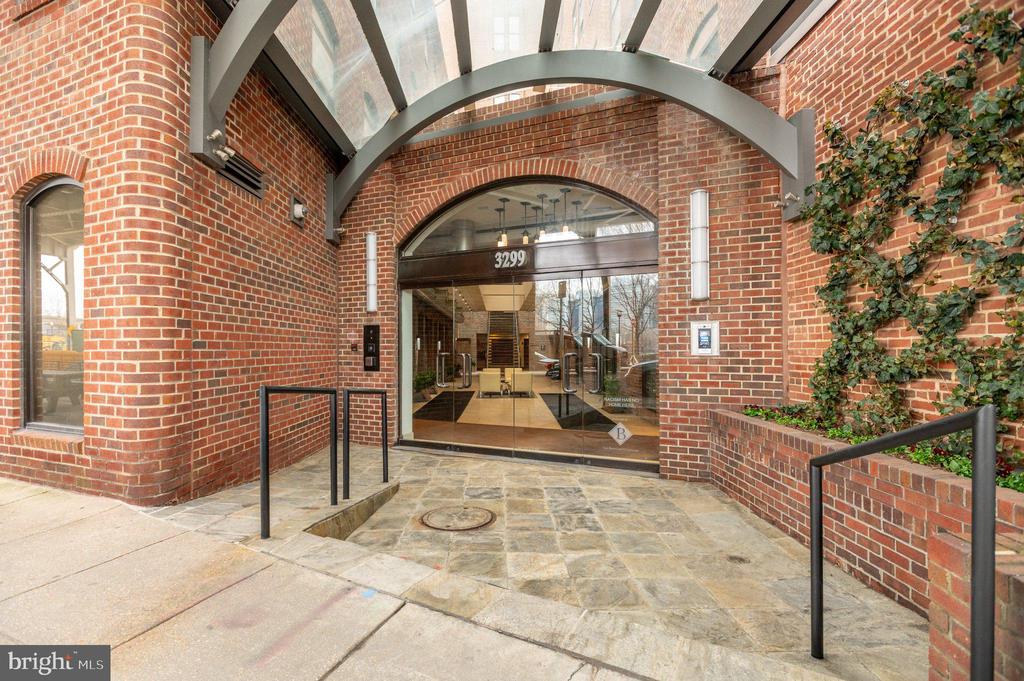 3299 K STREET NW Unit: 401
