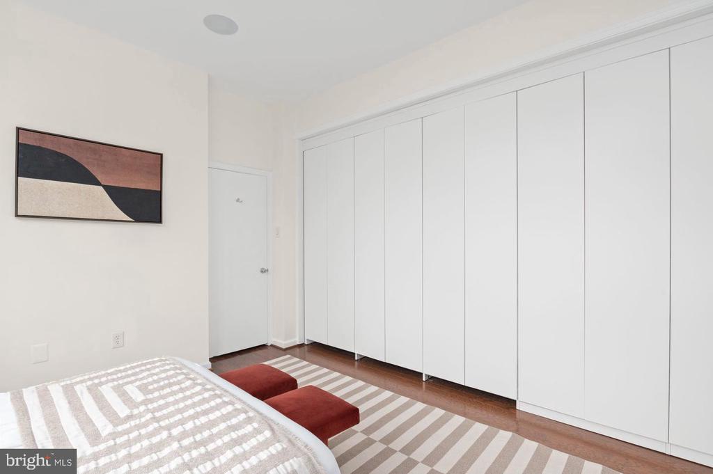 3299 K STREET NW Unit: 401