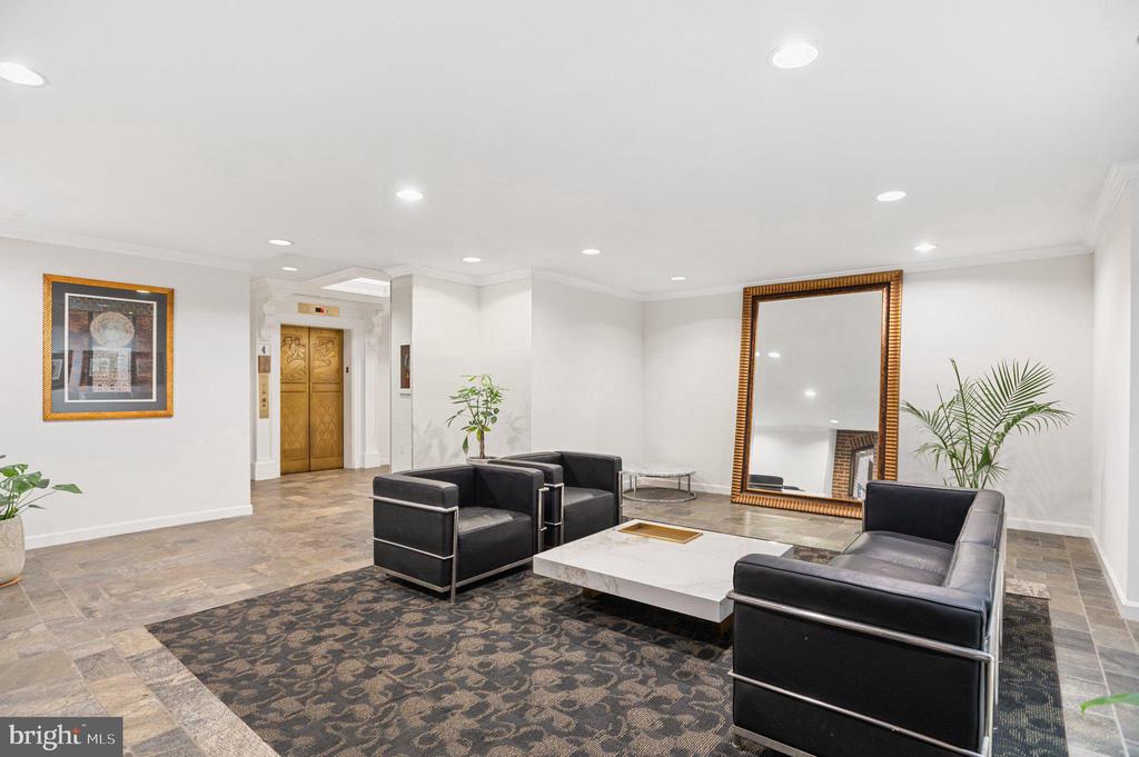 3299 K STREET NW Unit: 401