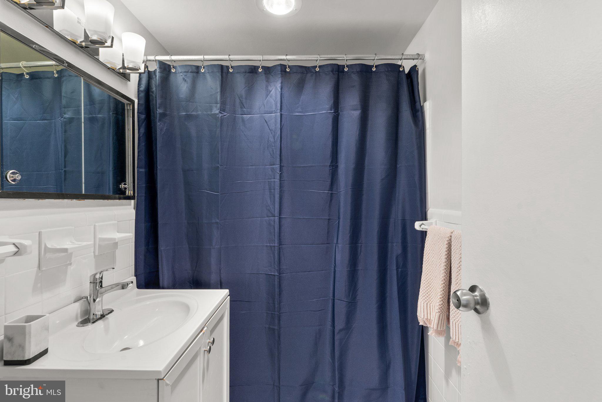 10201 Grosvenor Pl #1528