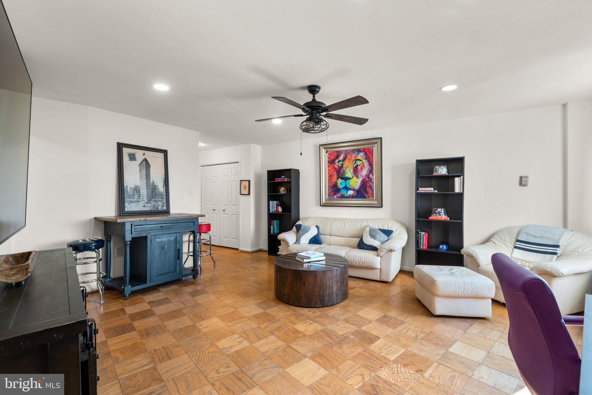 10201 Grosvenor Pl #1528