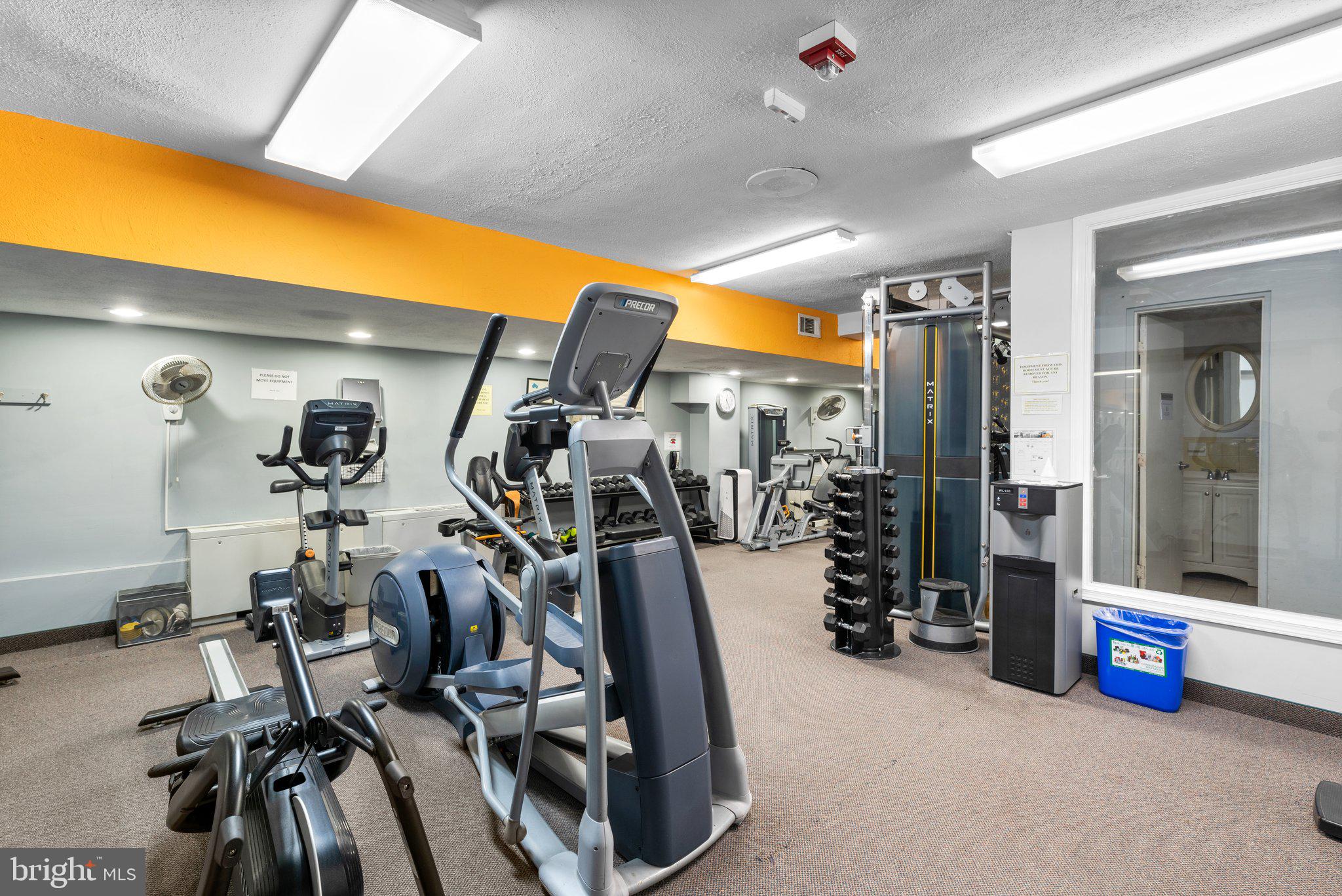 10201 Grosvenor Pl #1528