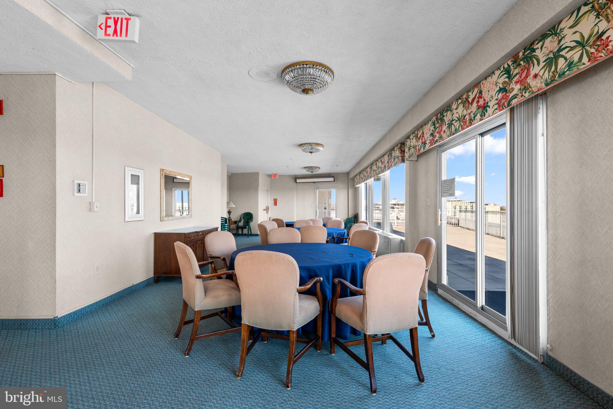 10201 Grosvenor Pl #1528