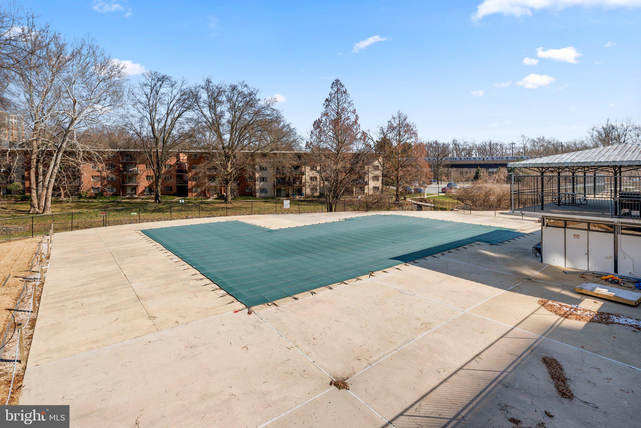 10201 Grosvenor Pl #1528