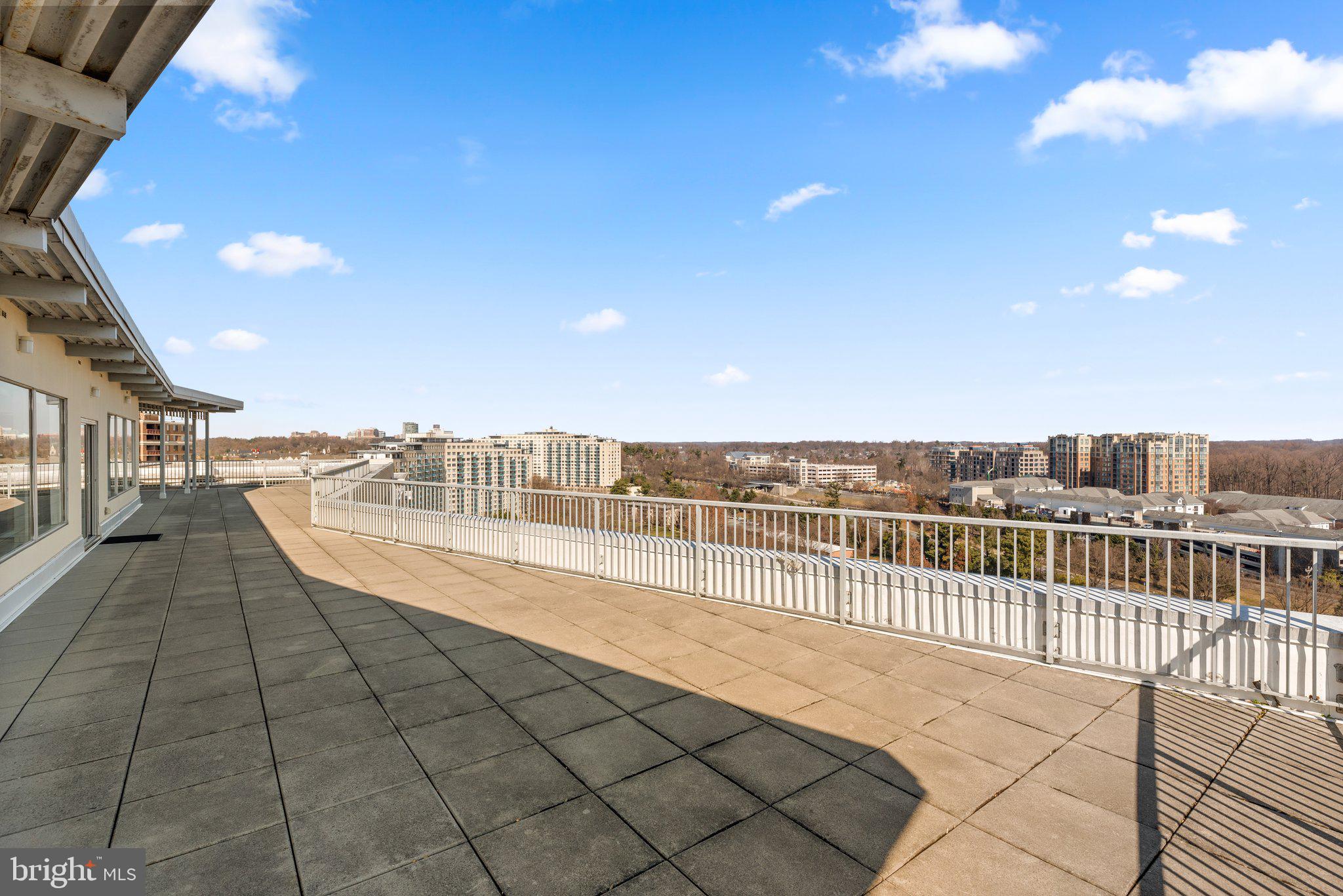 10201 Grosvenor Pl #1528