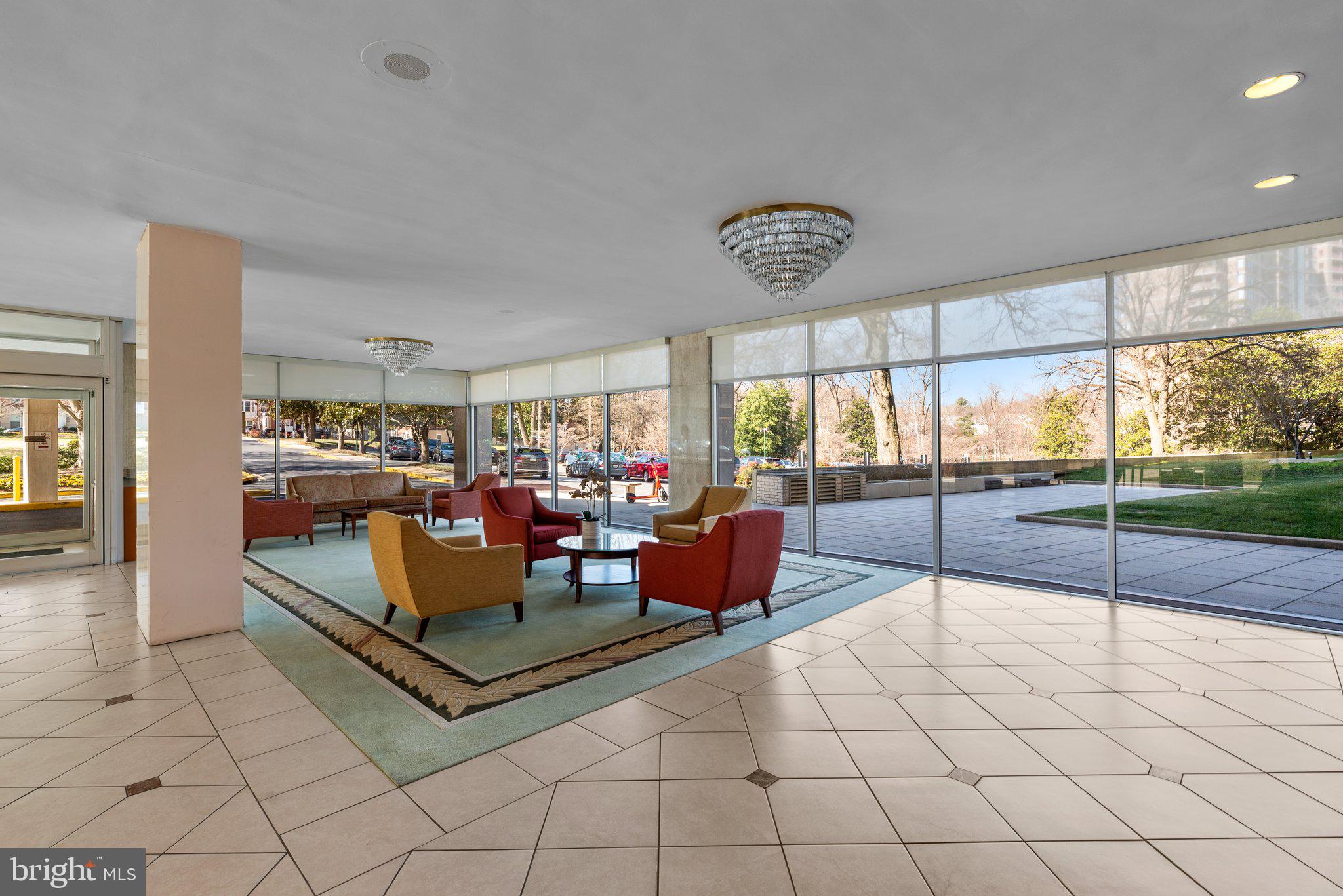 10201 Grosvenor Pl #1528