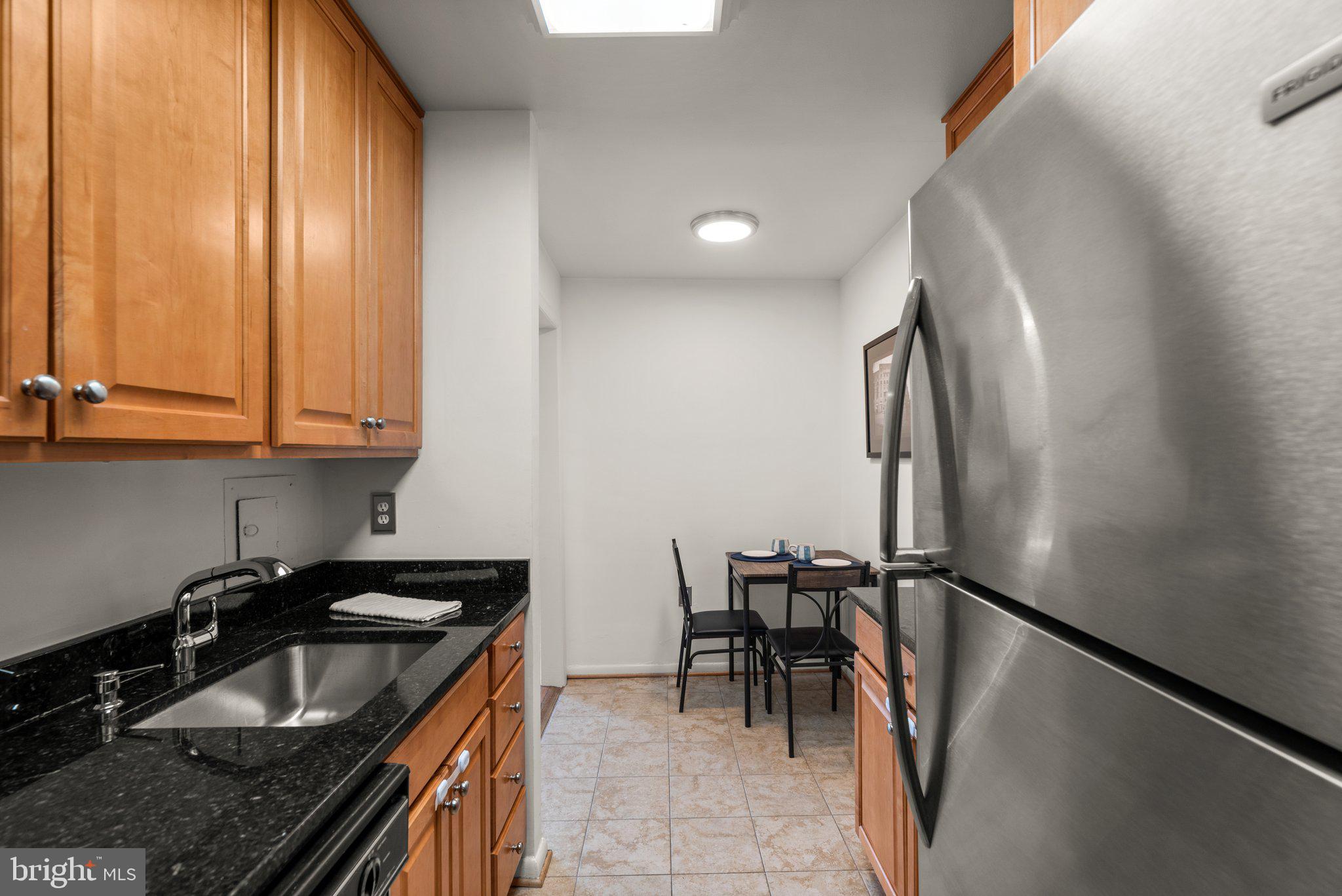 10201 Grosvenor Pl #1528