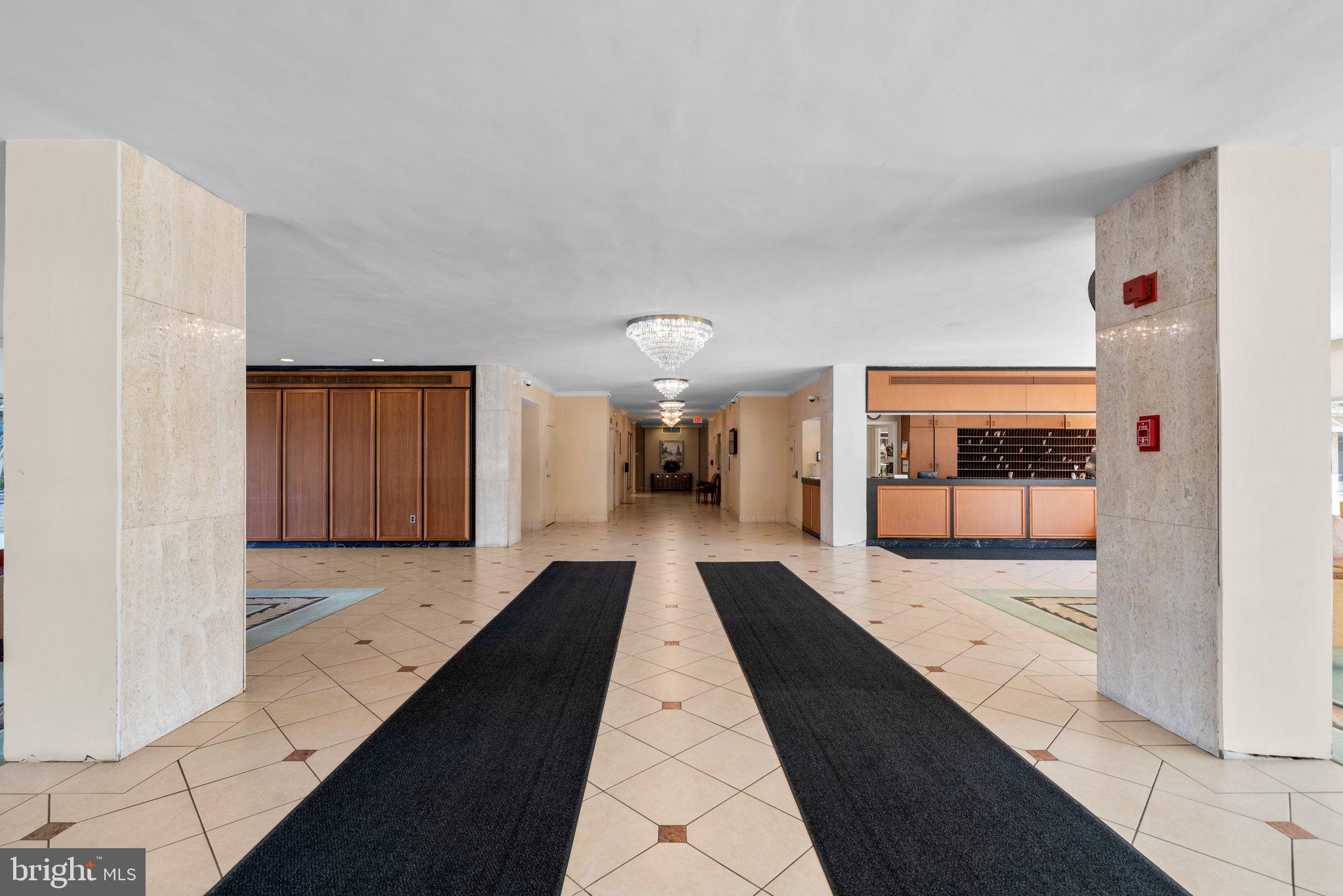 10201 Grosvenor Pl #1528