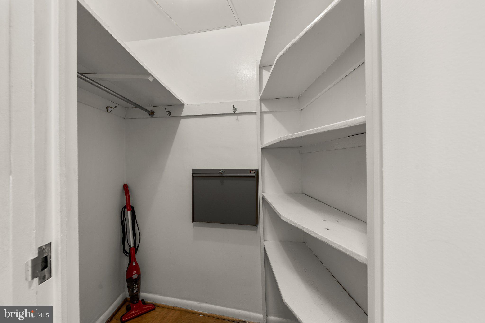 10201 Grosvenor Pl #1528