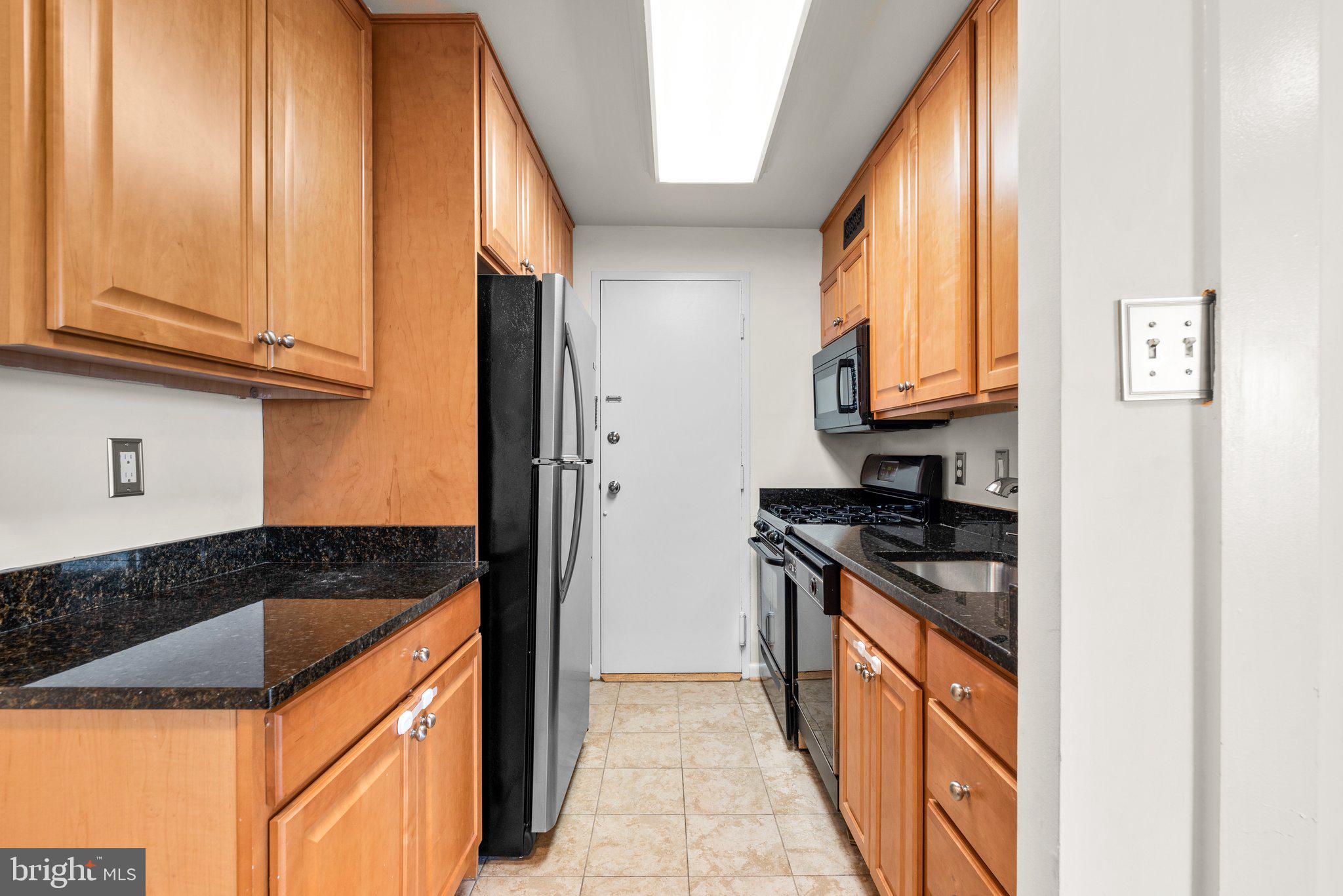 10201 Grosvenor Pl #1528