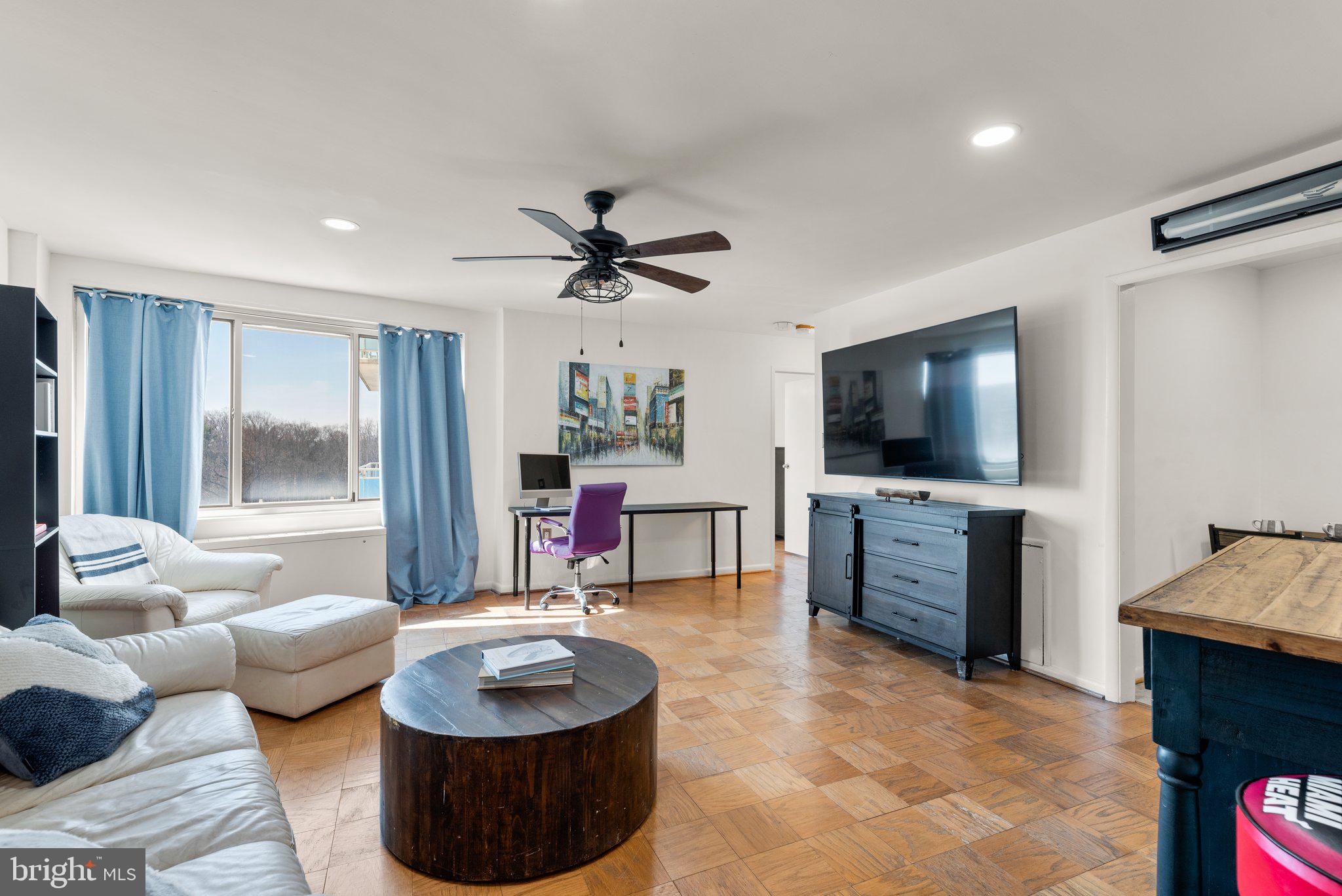 10201 Grosvenor Pl #1528