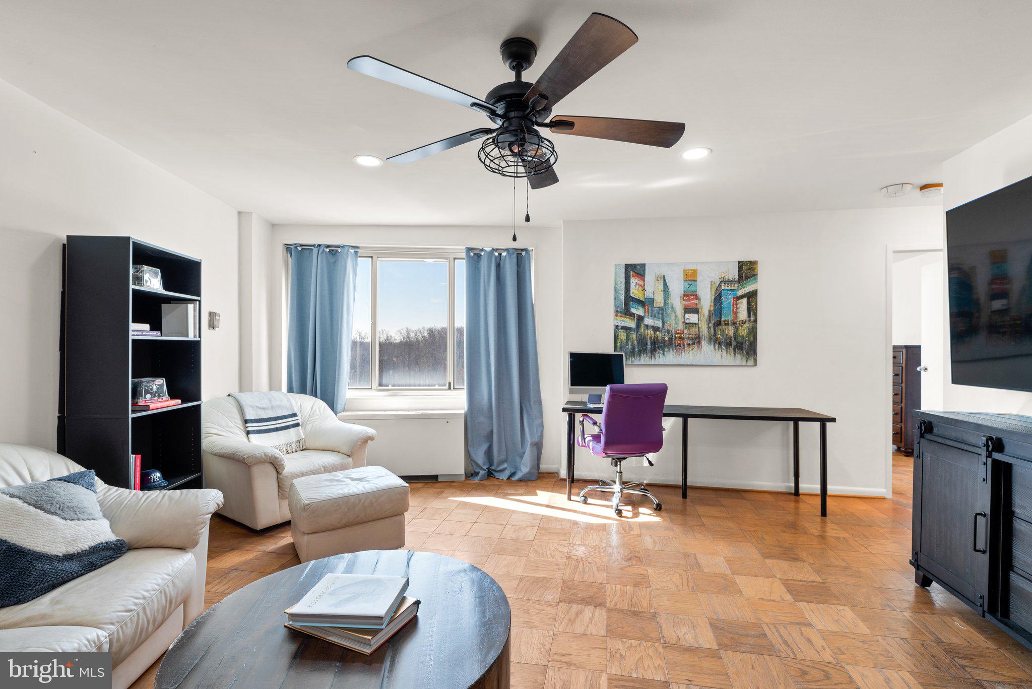 10201 Grosvenor Pl #1528