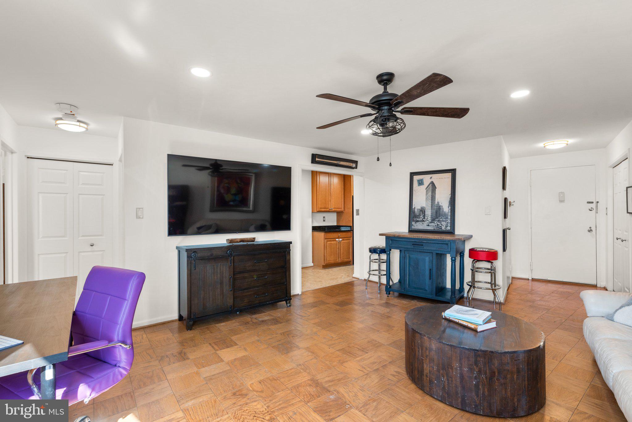 10201 Grosvenor Pl #1528