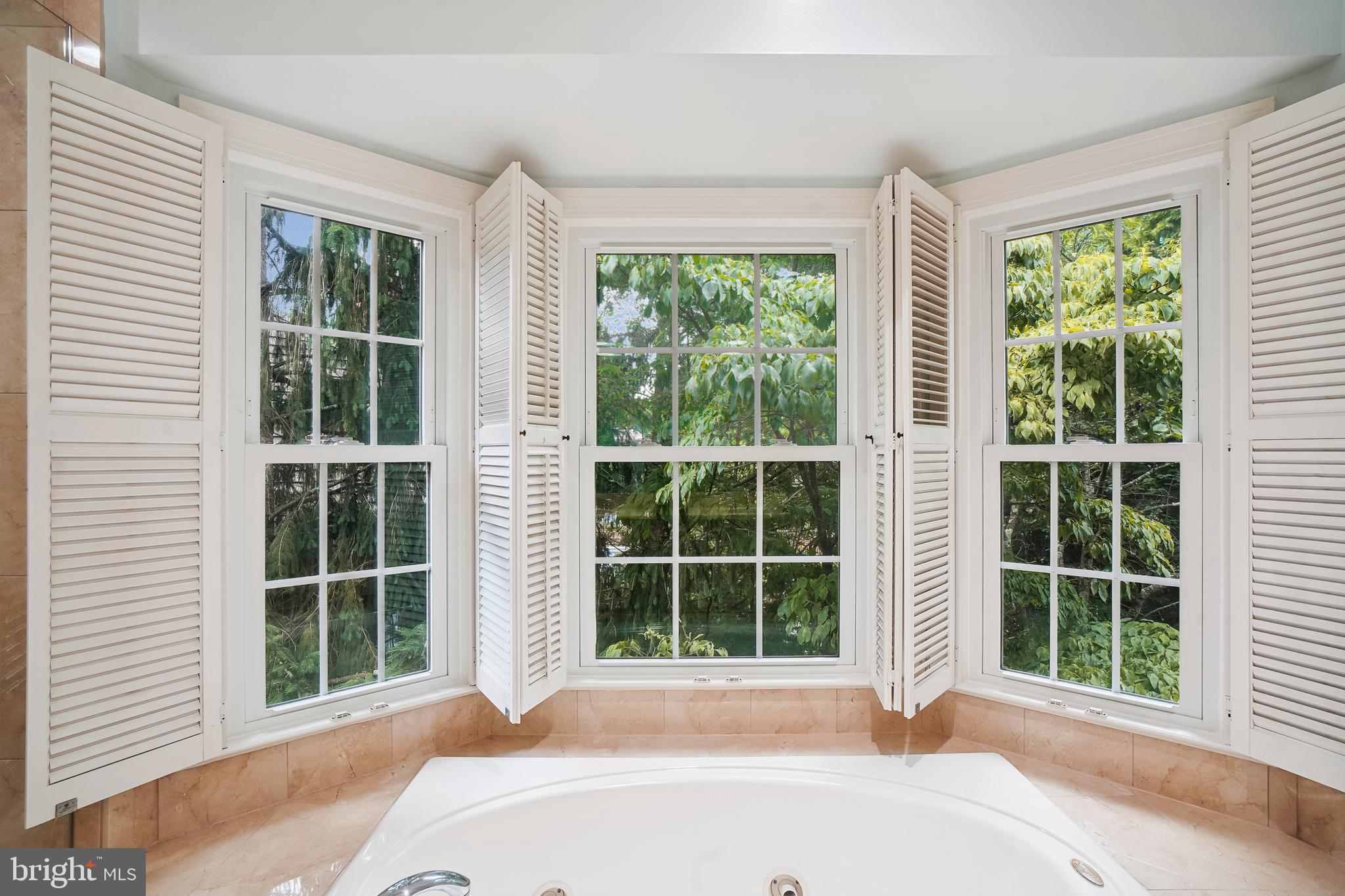 4 Town Gate Ct