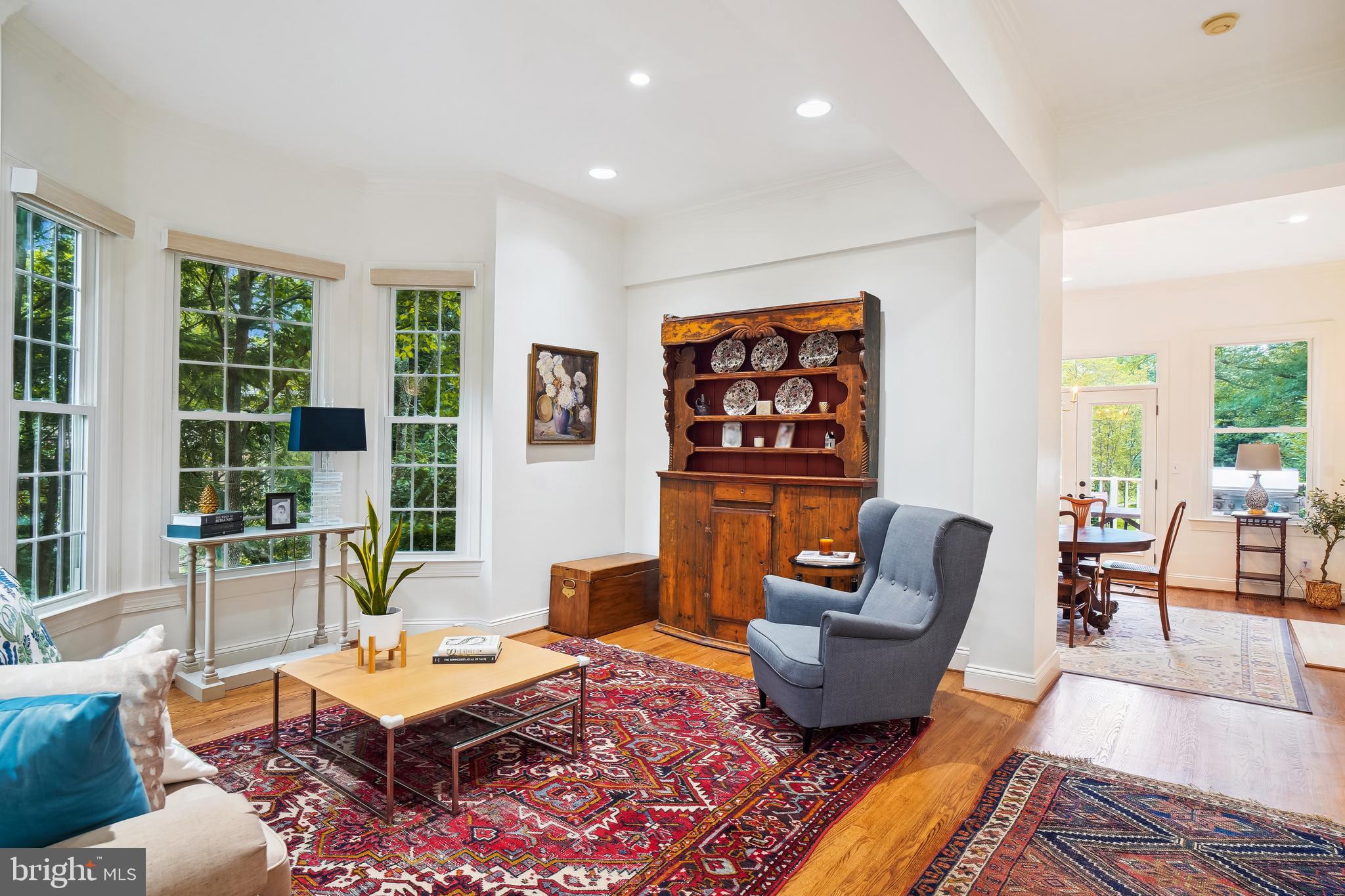 4 Town Gate Ct