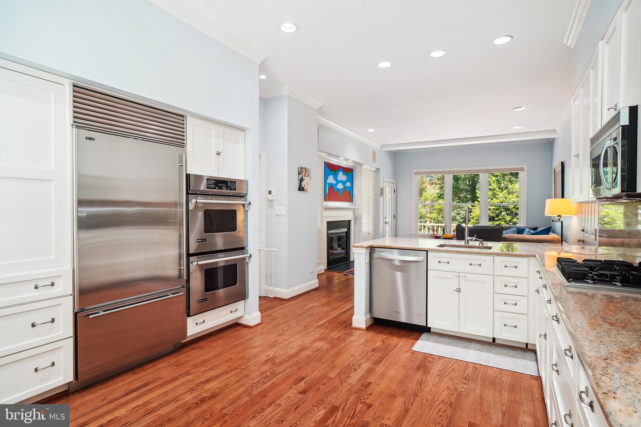 4 Town Gate Ct