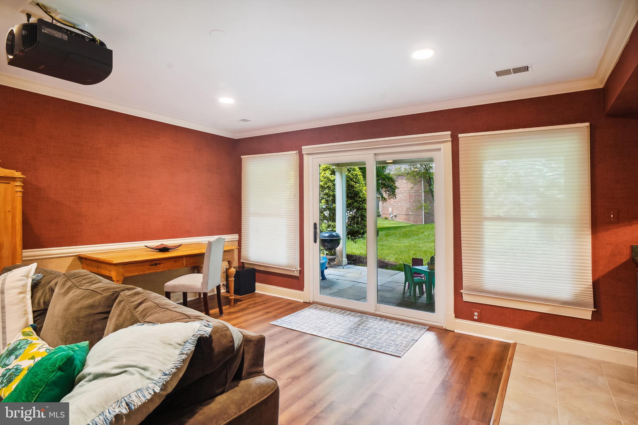 4 Town Gate Ct