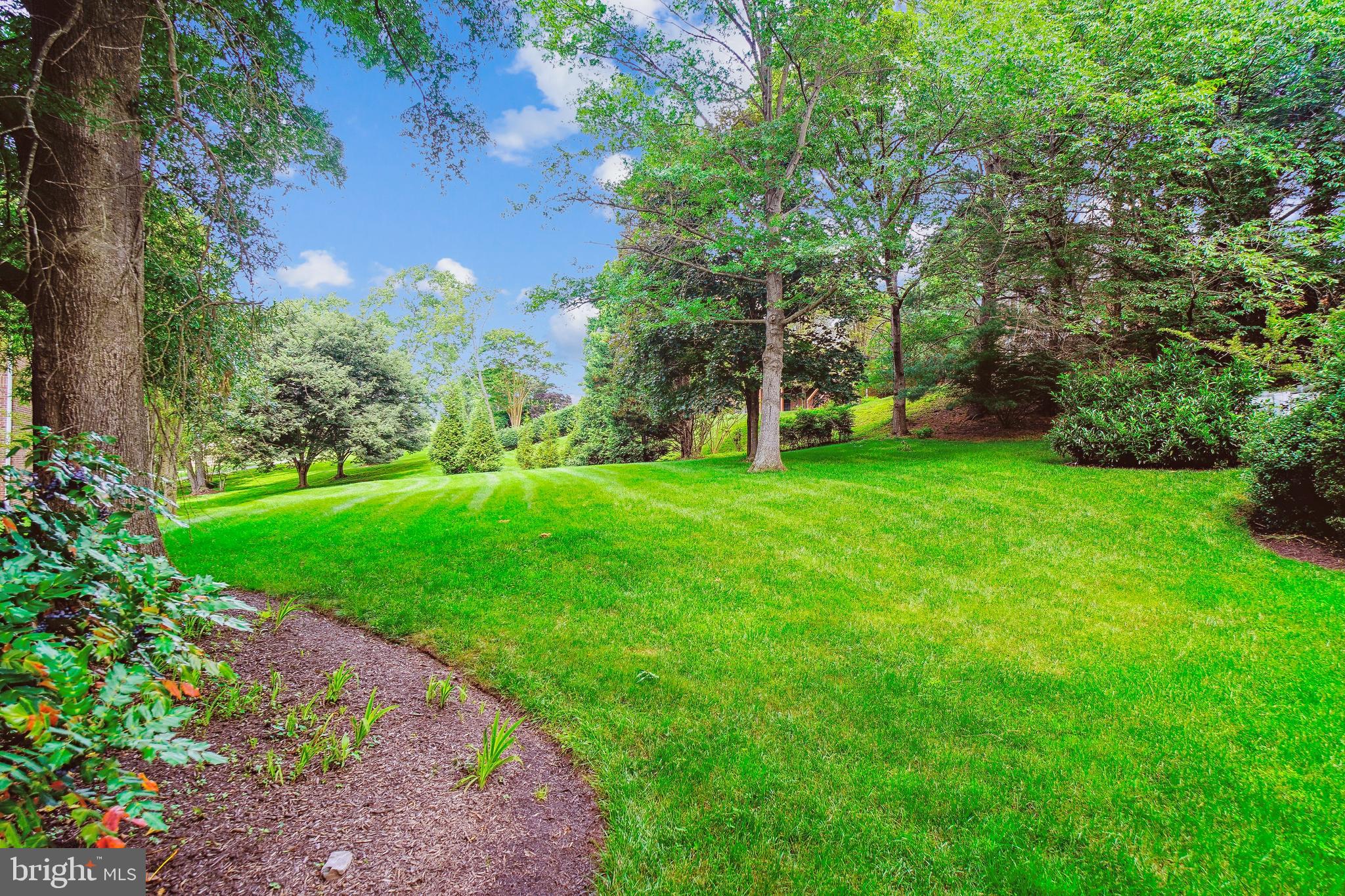 4 Town Gate Ct
